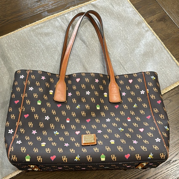 Dooney & Bourke Gretta Ashton novelty heart ❤️ & cupcake leather tote - Picture 5 of 9